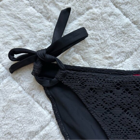 Victoria's Secret | Black Tie side Crochet Bikini Bottoms | Size Medium - Picture 4 of 8